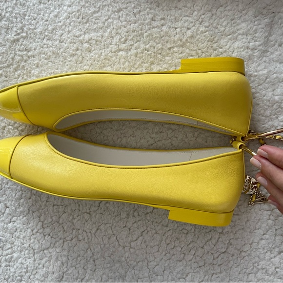 BNWB Chanel Yellow Ankle Chain Ballet Flats Sz 38.5 - Picture 7 of 12